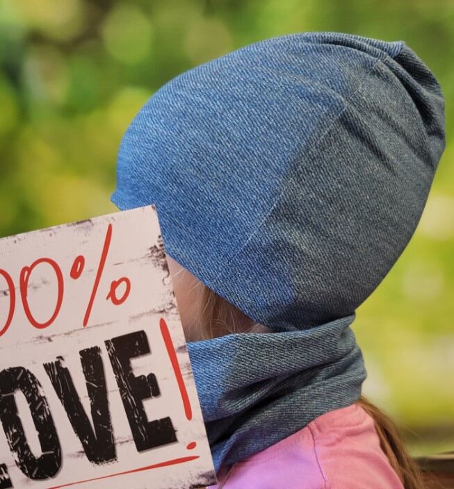 Czapka i komin imitujące jeans